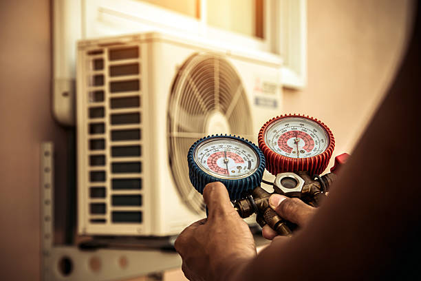 Professional Hvac technician working in Pittsboro, IN